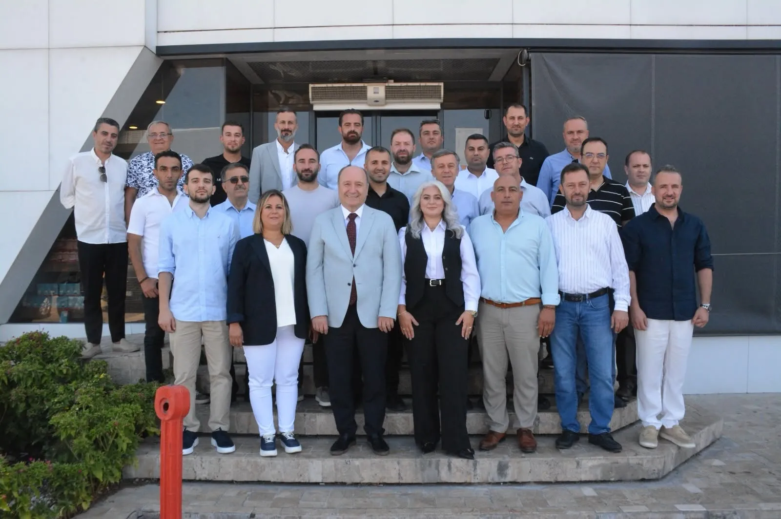 Akhisar Ticaret ve Sanayi Odası başkan adayı Ufuk Merde, meslek gruplarını açıkladı
